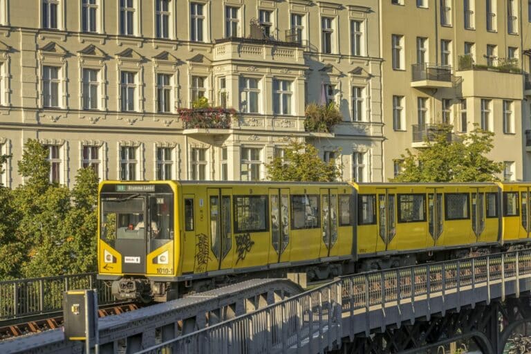 U-Bahn, Schlesisches Tor, Kreuzberg, Berlin, Deutschland