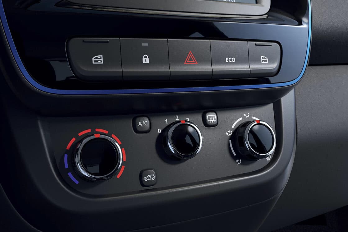 Blick auf die Bedienung der Klimaanlage im Dacia Spring