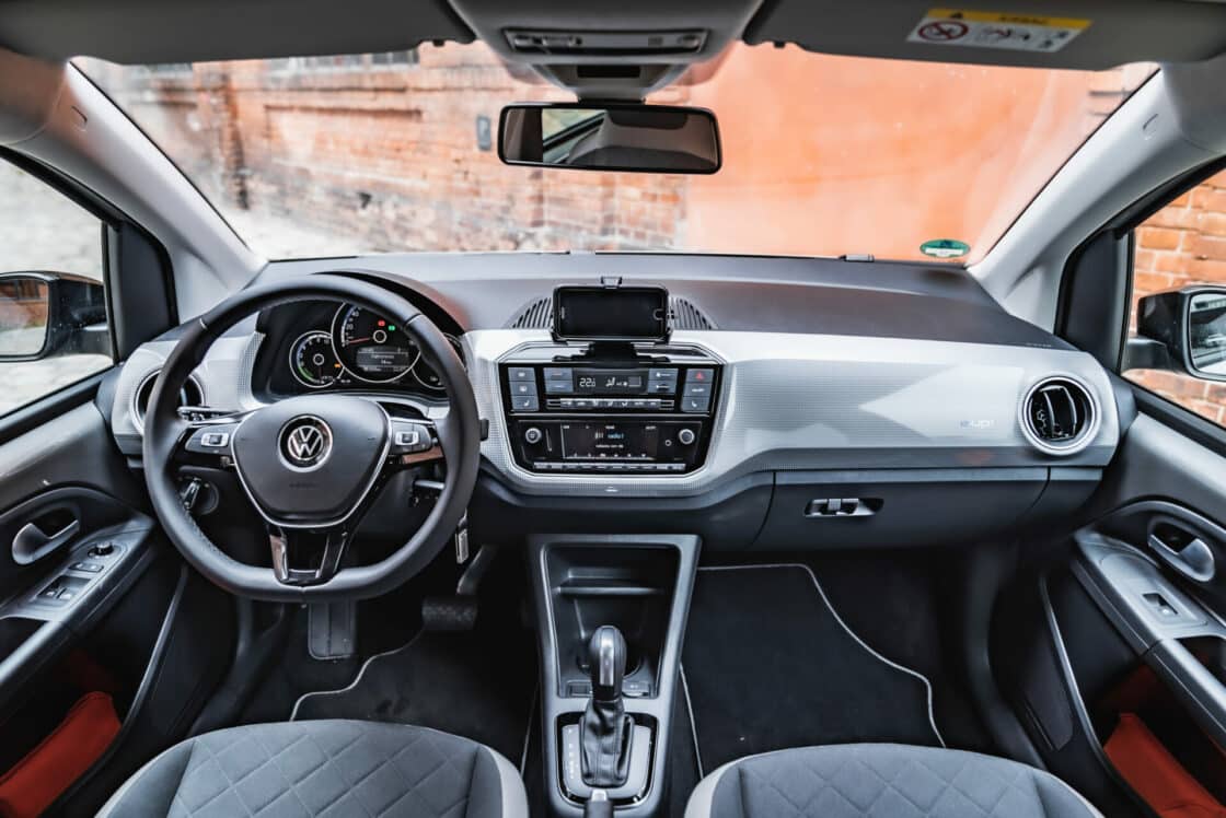 Blick ins Cockpit des VW E-Up