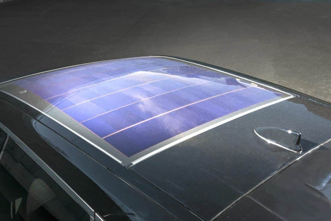 Angekündigt haben die Japaner ein Solardach, das bis zu 1.800 Kilometer zusätzliche Reichweite erlauben soll [Bildquelle: Toyota]