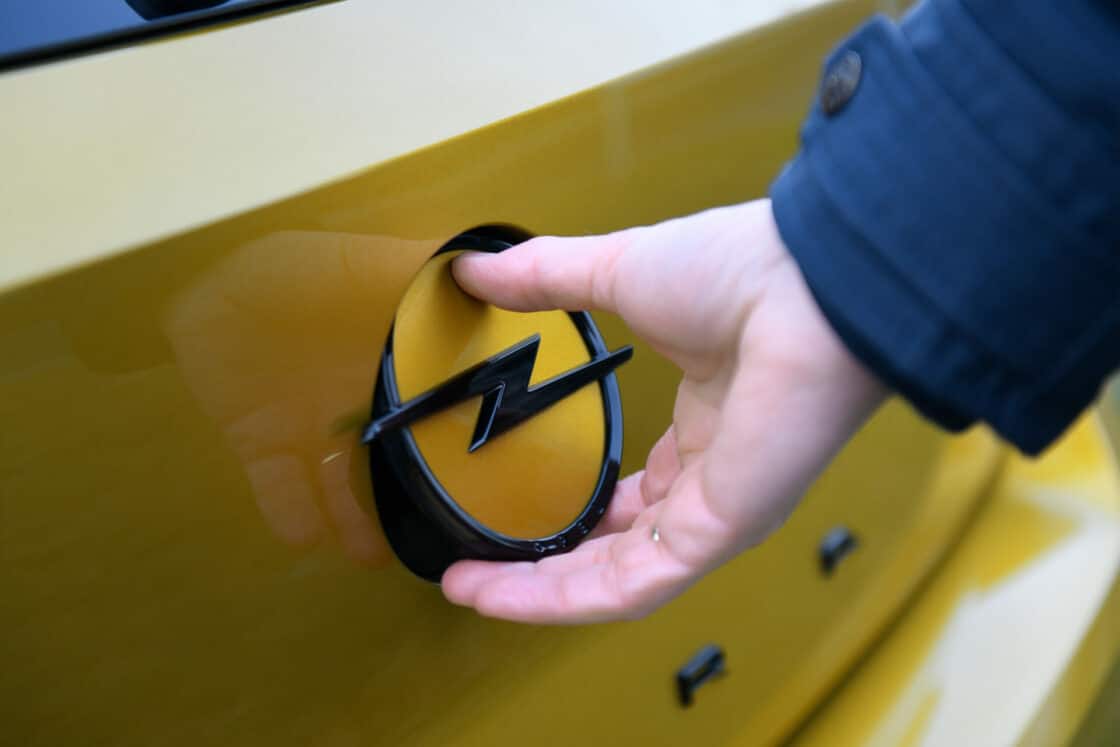 Opel Astra L Logo