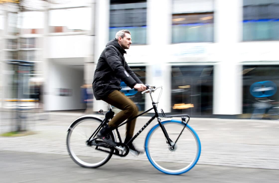 Mann auf Fahrrad