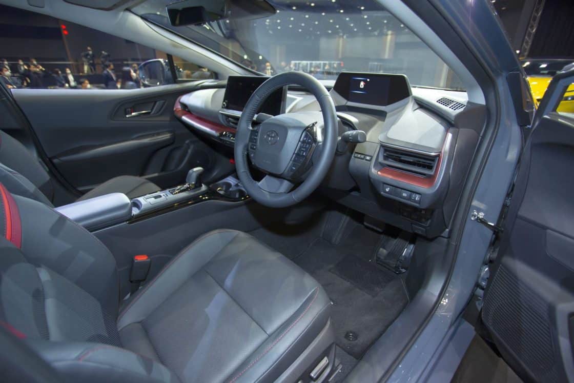Blick ins Cockpit: Obwohl Toyota eine Rechtslenker-Version fest einplant, wird es in Großbritannien keinen neuen Prius geben [Bildquelle: Toyota]